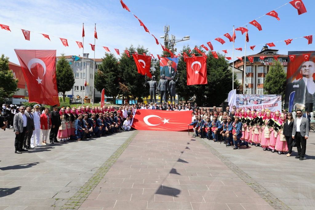 Bartın'da 19 Mayıs Atatürk’ü Anma, Gençlik ve Spor Bayramı’nın 105. Yılı Coşkuyla Kutlandı
